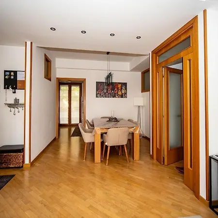 Casa *